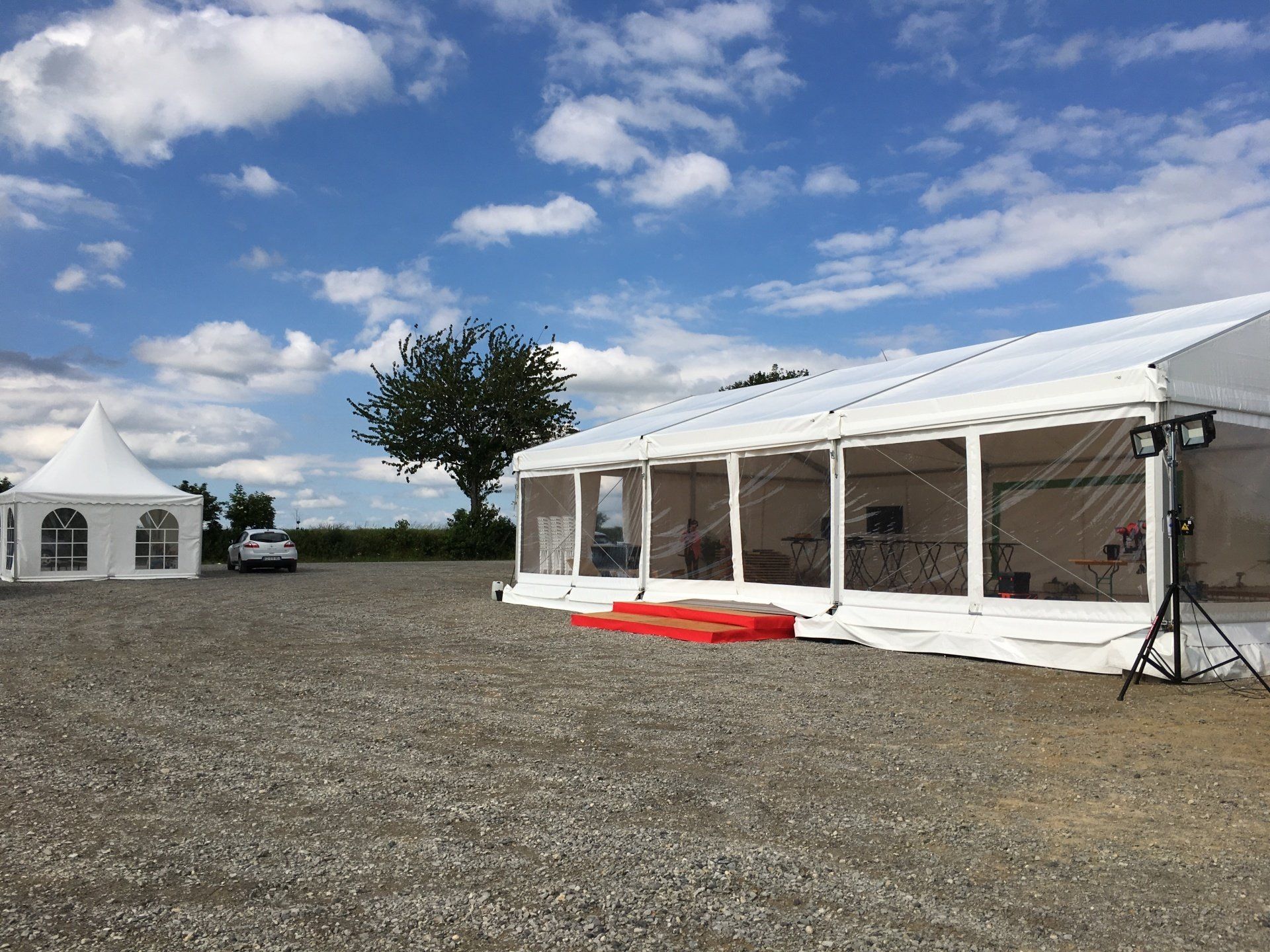 Chapiteau de 10m de L sur 15 m de long avec parquet triply