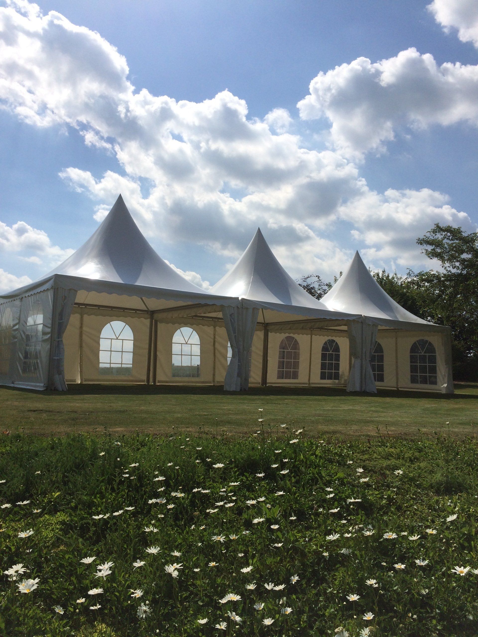 Pagodes 5mx5m accol‚es