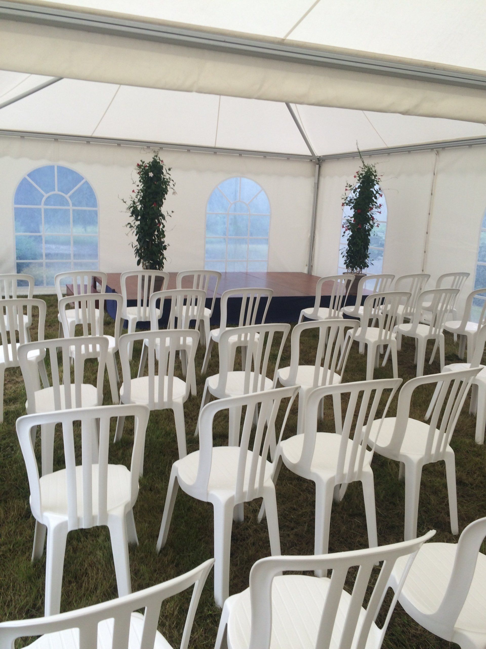 estrade sous pagodes