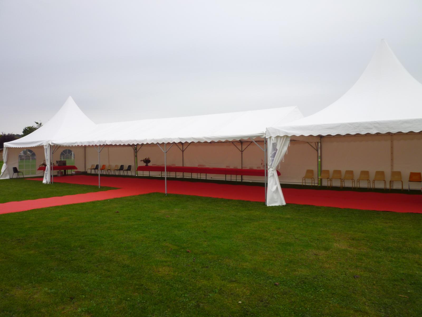 Chapiteau 6m x 12m avec Pagodes 6m x 6m à chaque extrémité