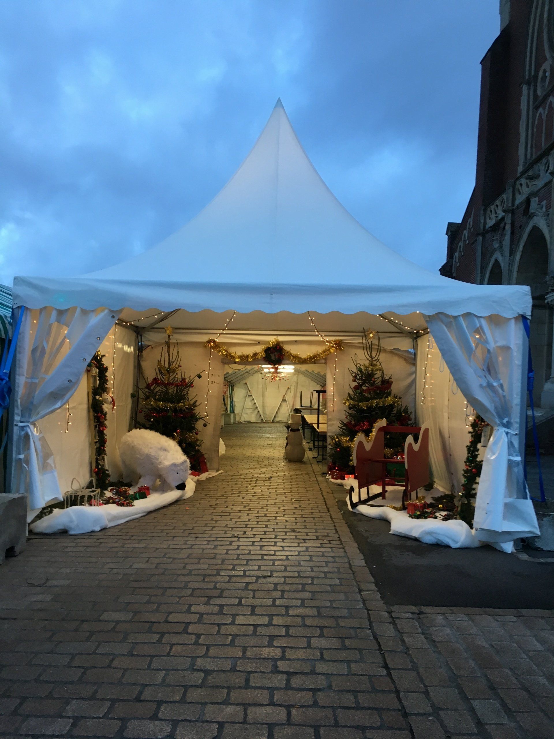 pagode 5m5m    Fête  de  Saint Nicolas