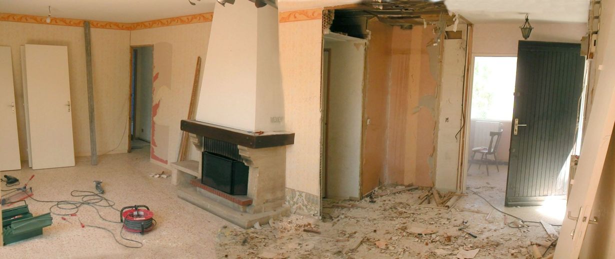 Travaux de plâtrerie, d'isolation et d'électricité dans le salon