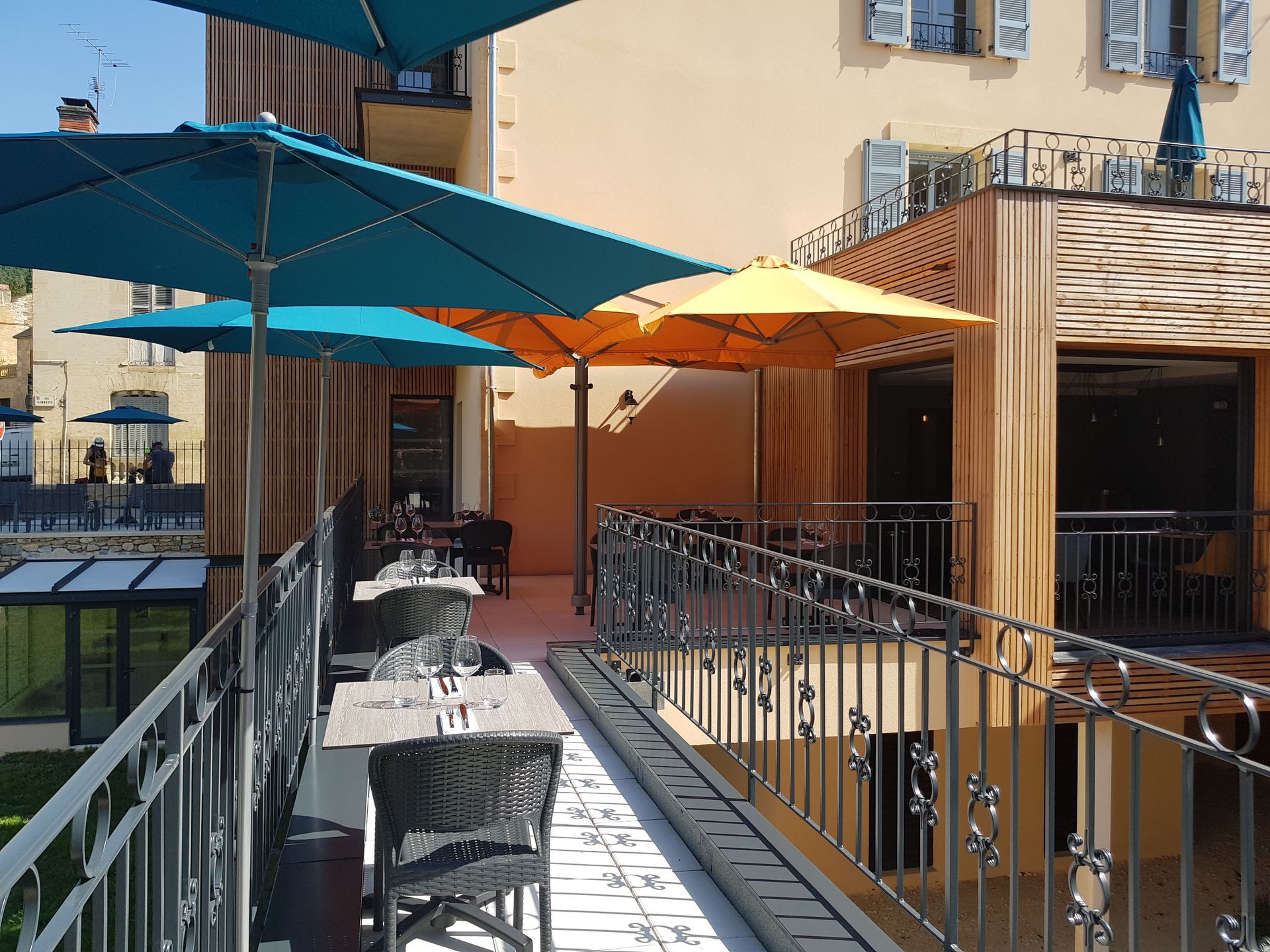 Terrasse extérieure moderne