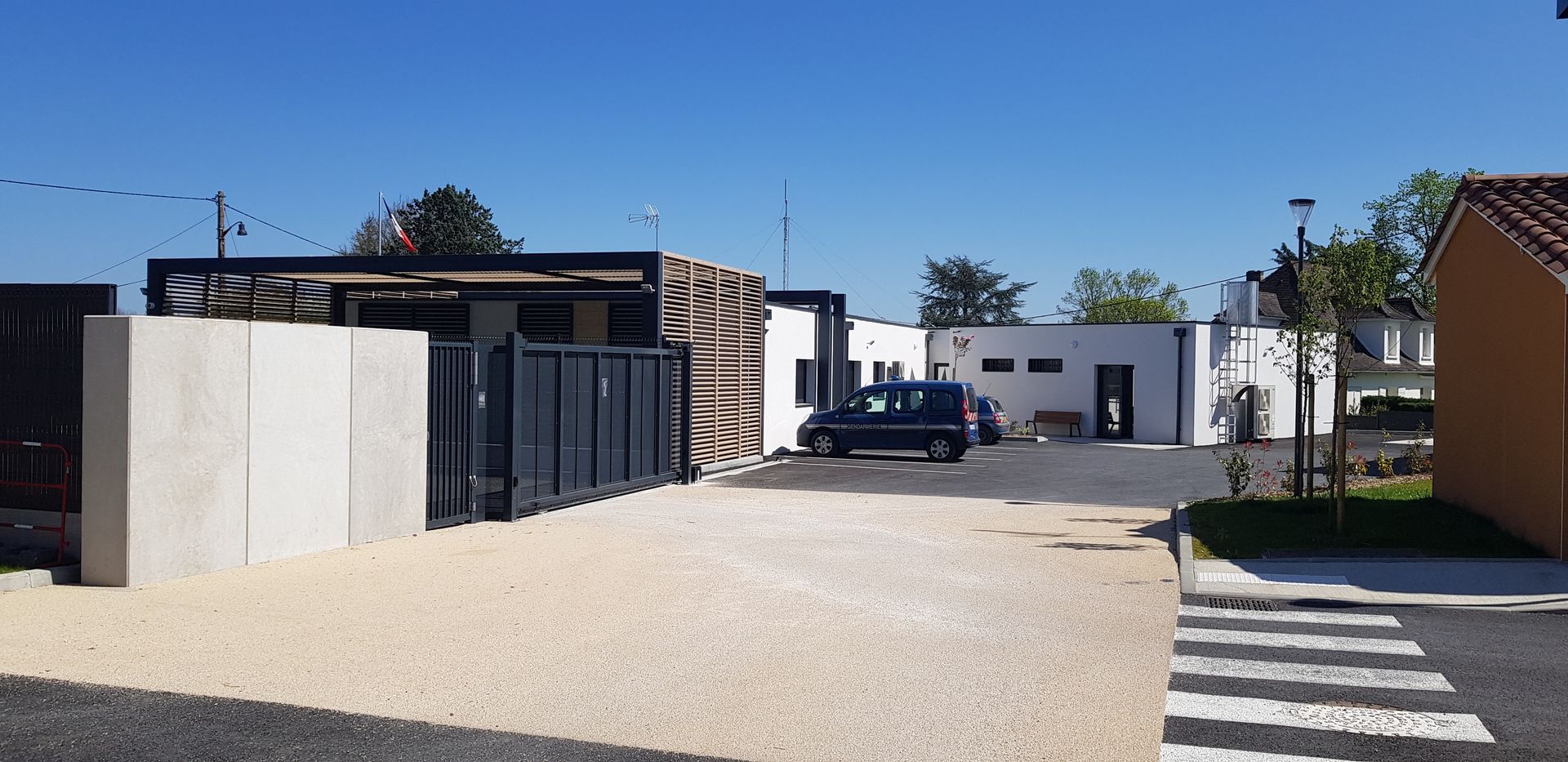 Extérieur de la caserne