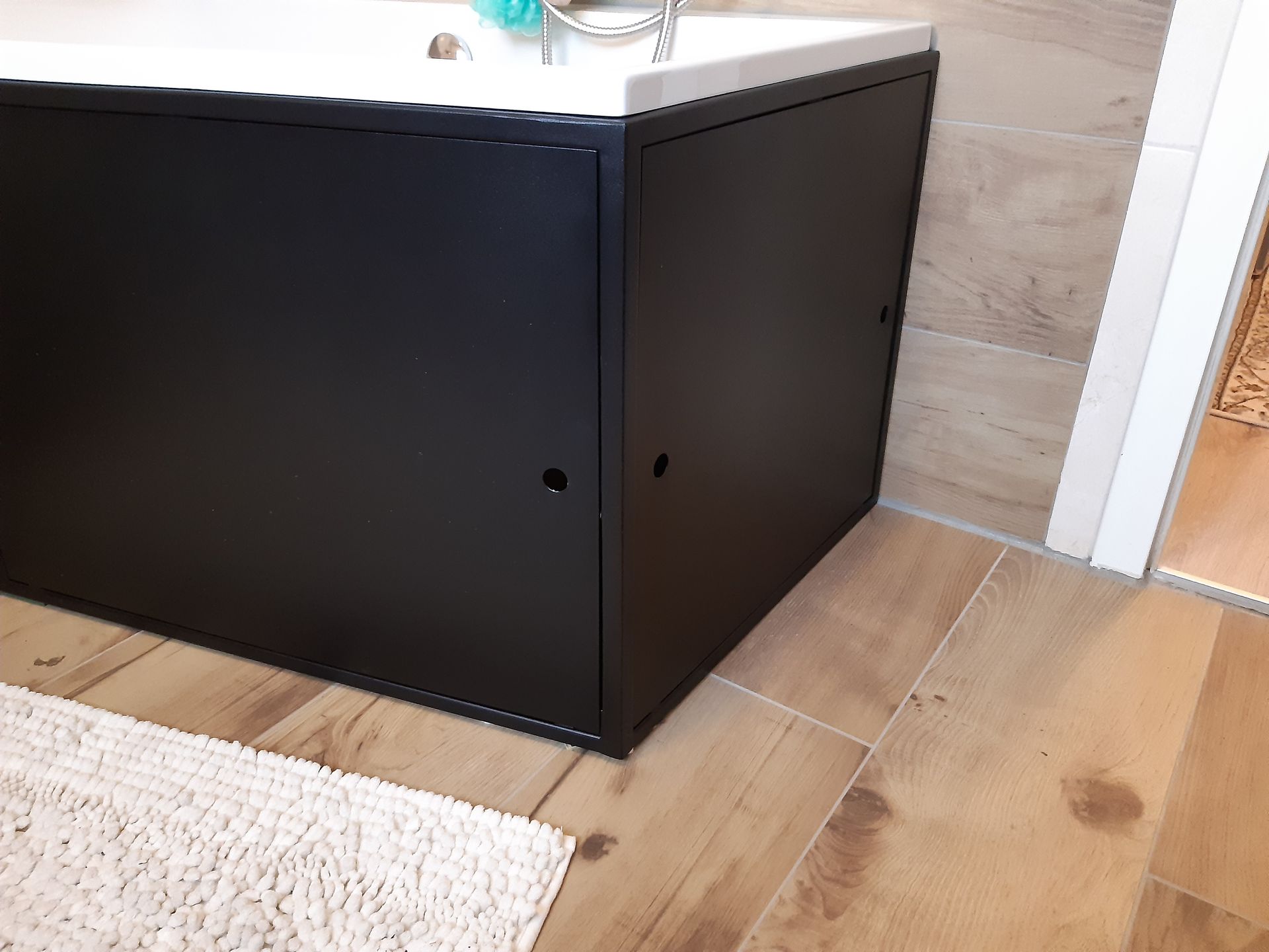 Metallverkleidung einer Badewanne