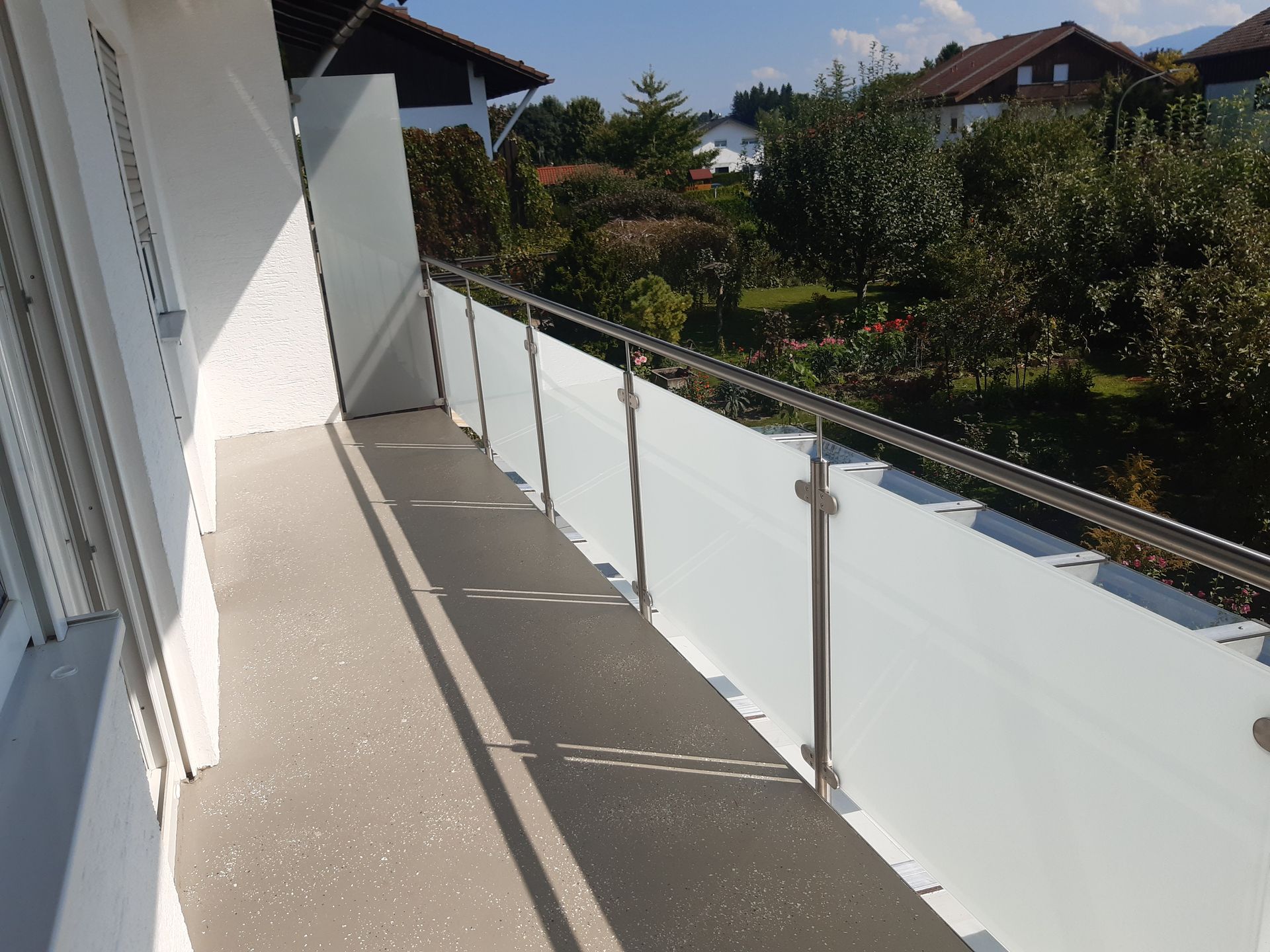 Edelstahl-Balkongeländer mit Glas