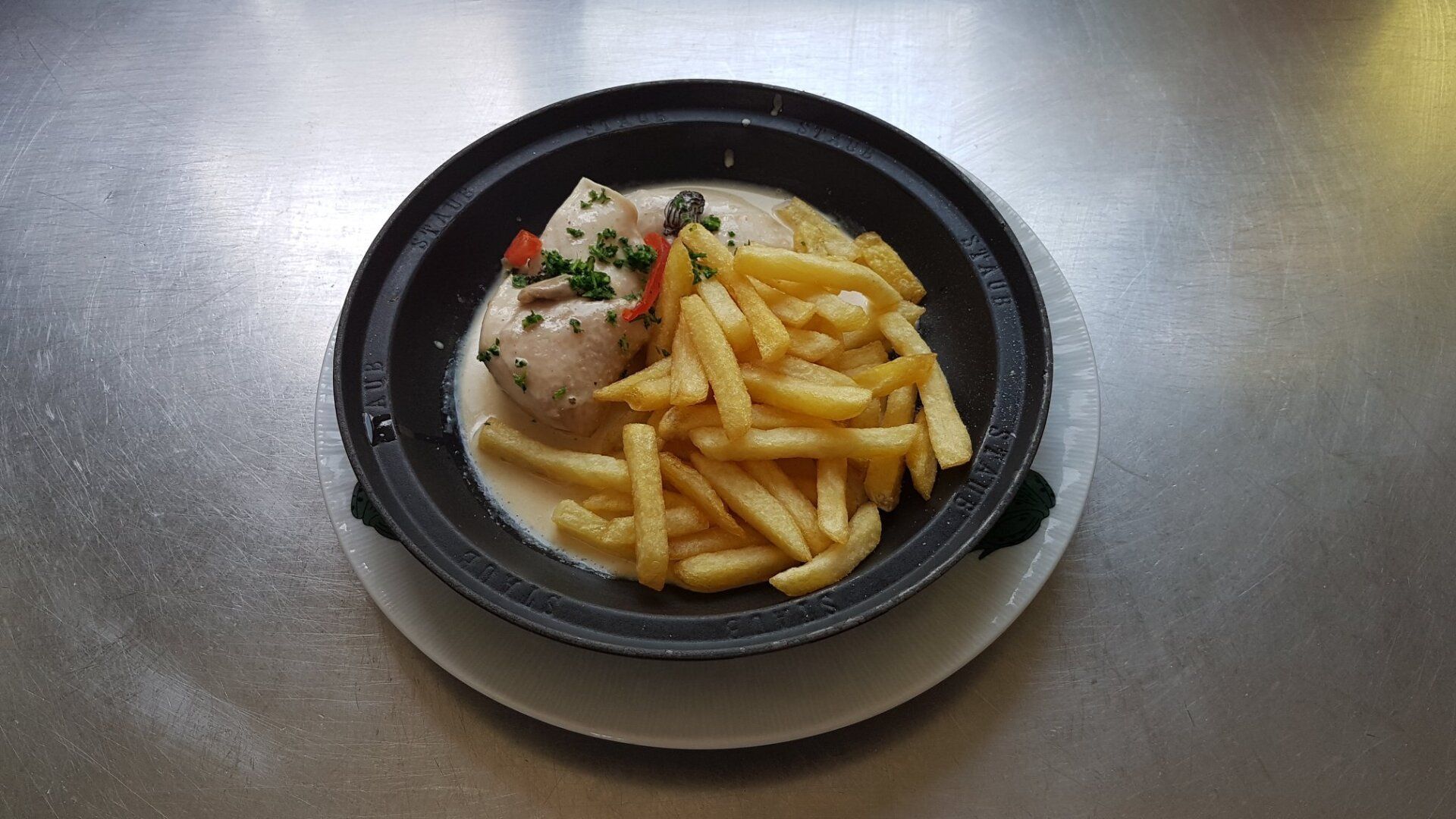 Escalope à la crème et frites