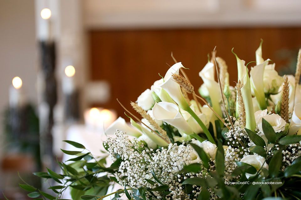 moderne Tischdekoration mit Pflanzen