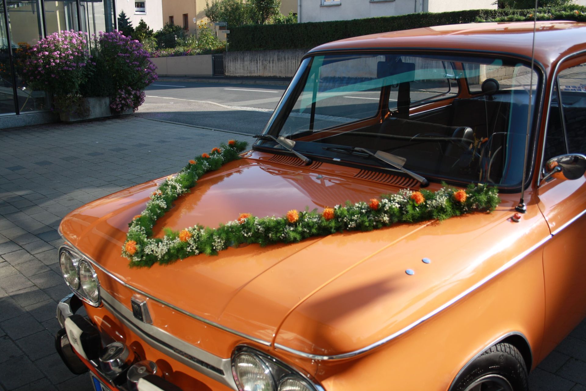 Schmetterling-Blumendeko für das Auto