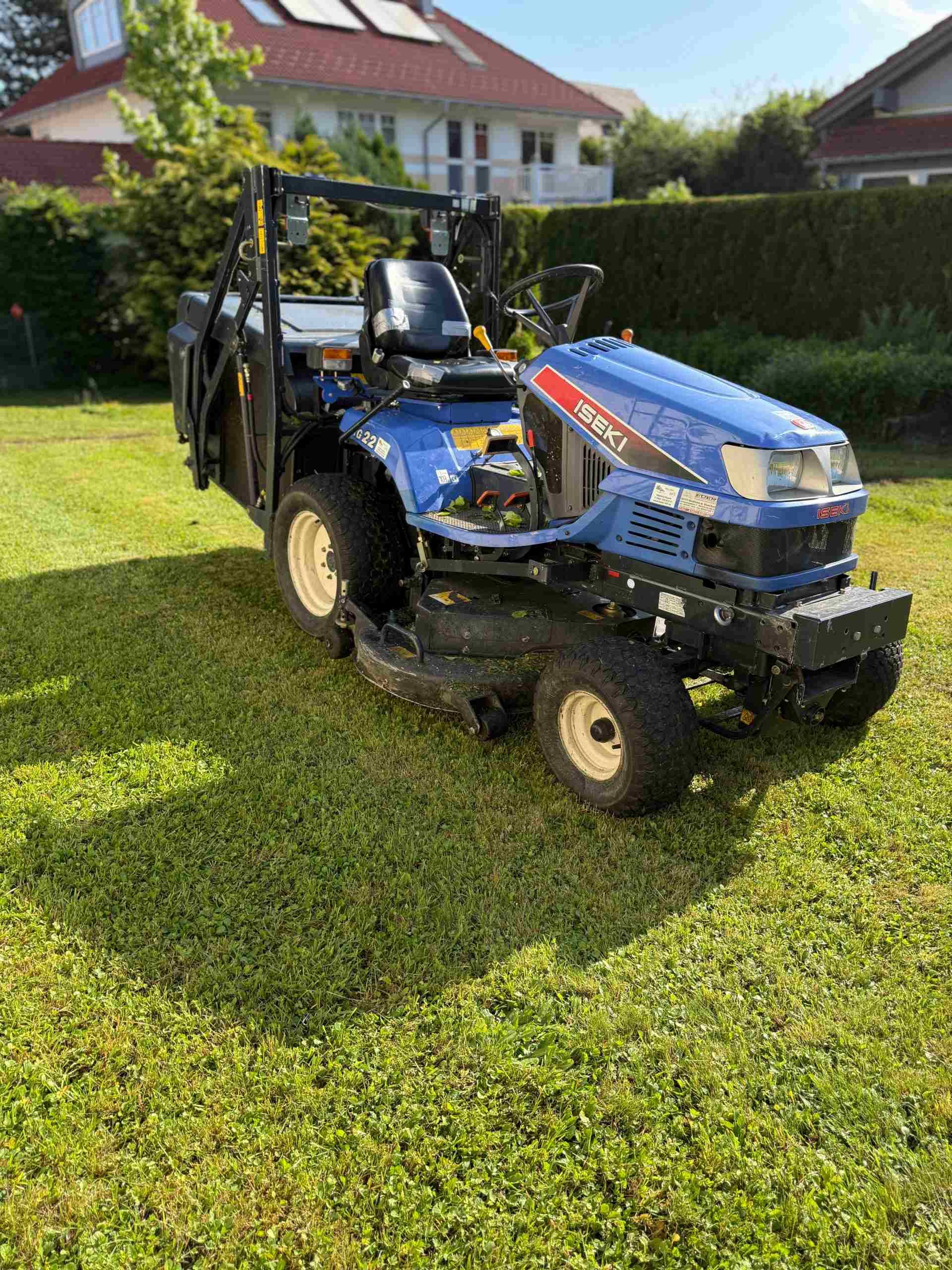 Elektrischer, befahrbarer Rasenmäher 