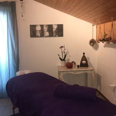 Mercedes Perez - Massages thérapeutique et relaxant - atelier parents/bébés/enfants - bien-être