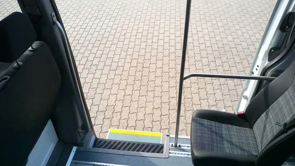 Ausfahrbare Eintritthilfe des Lieferwagens