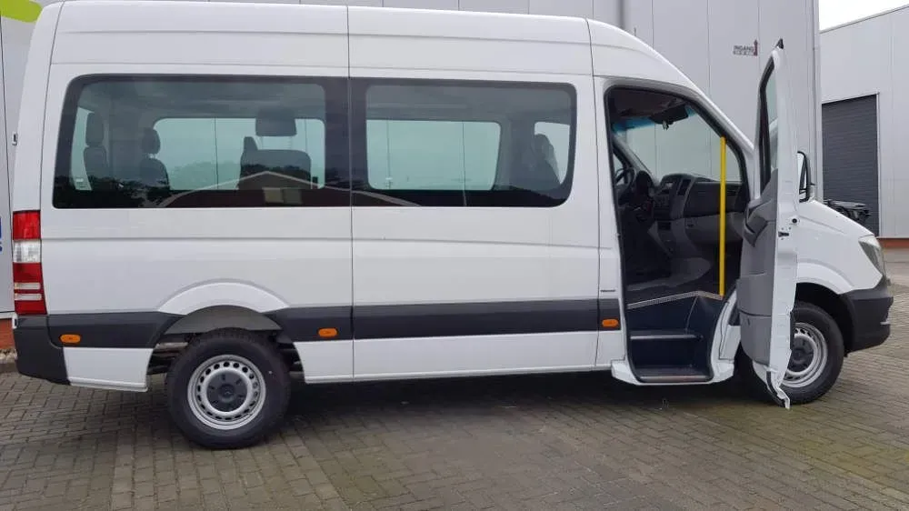 Beifahrerseite mit Eintritthilfe