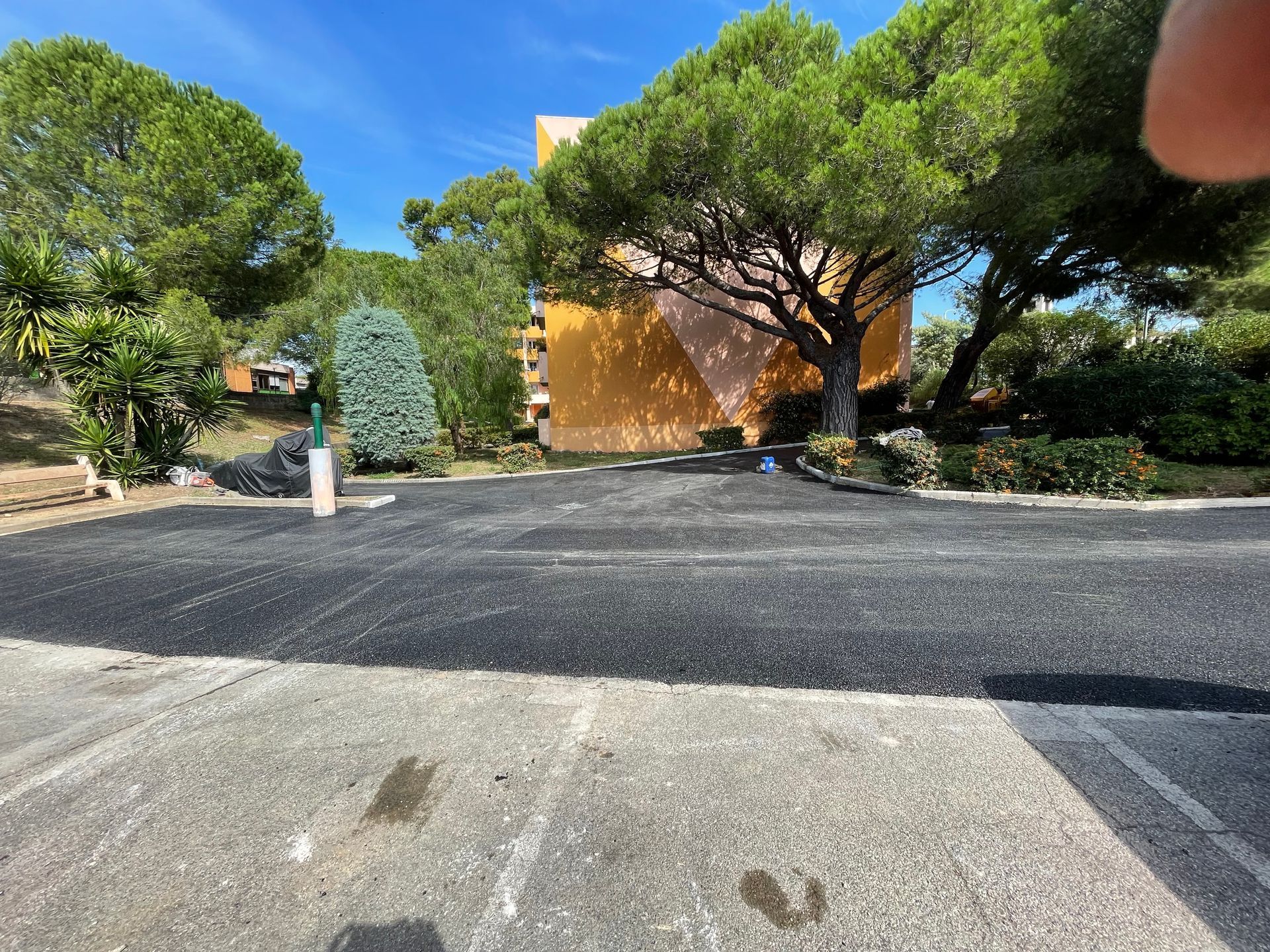 Réalisation d'un espace de stationnement résidentiel.