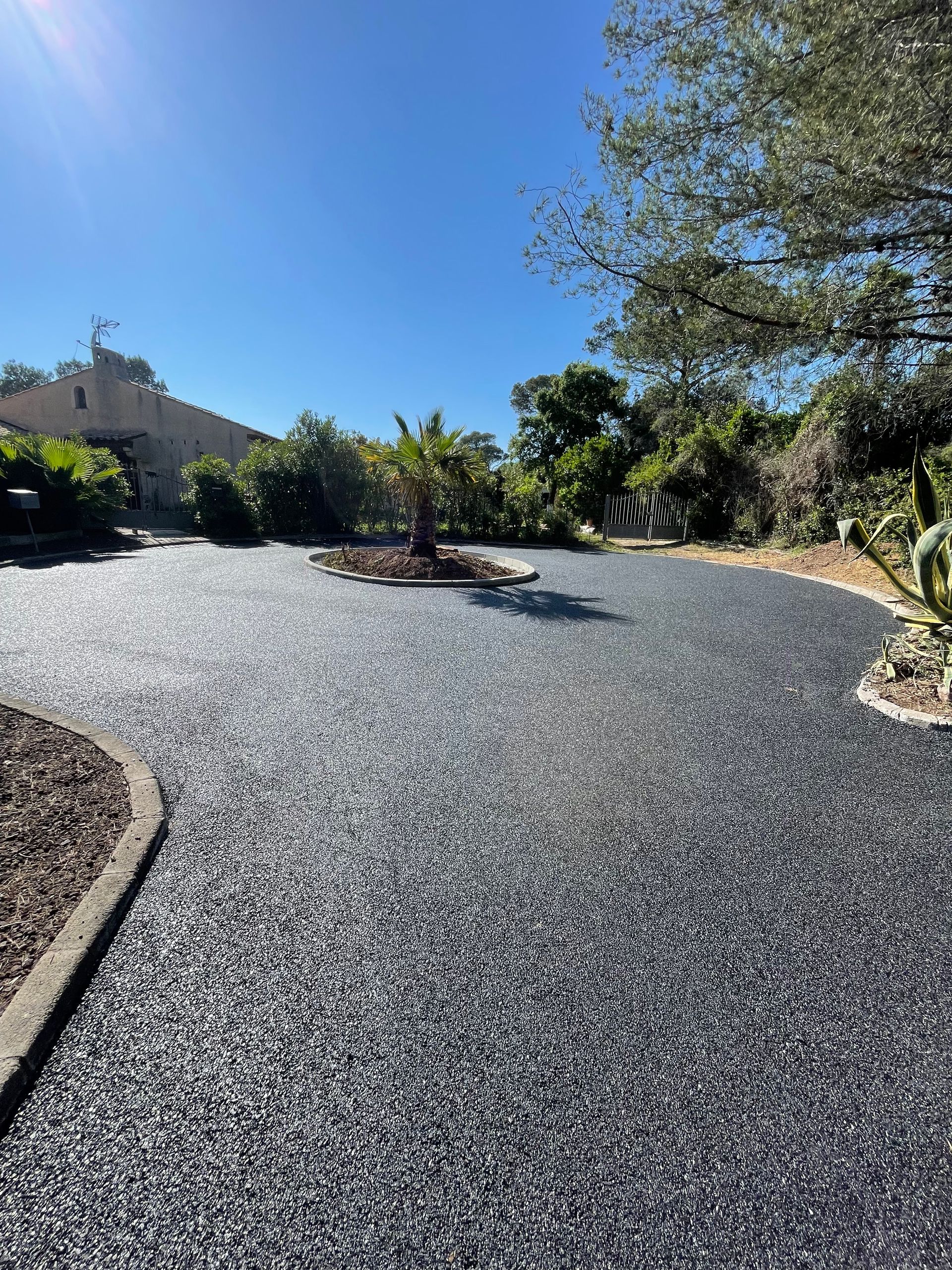 Vers la page de revêtement de sol extérieur.