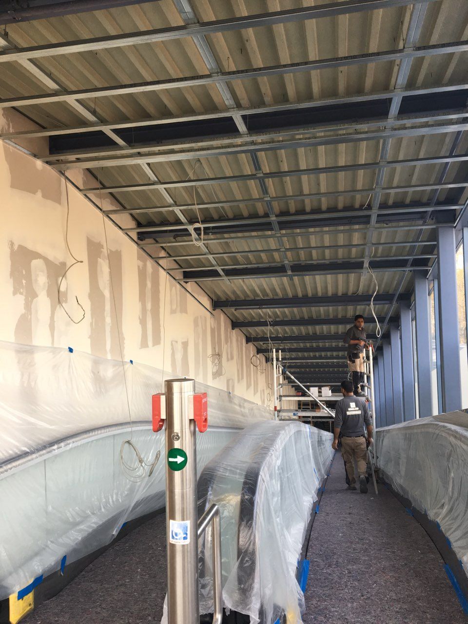 Arbeiten der Khaled GmbH an einer Decke