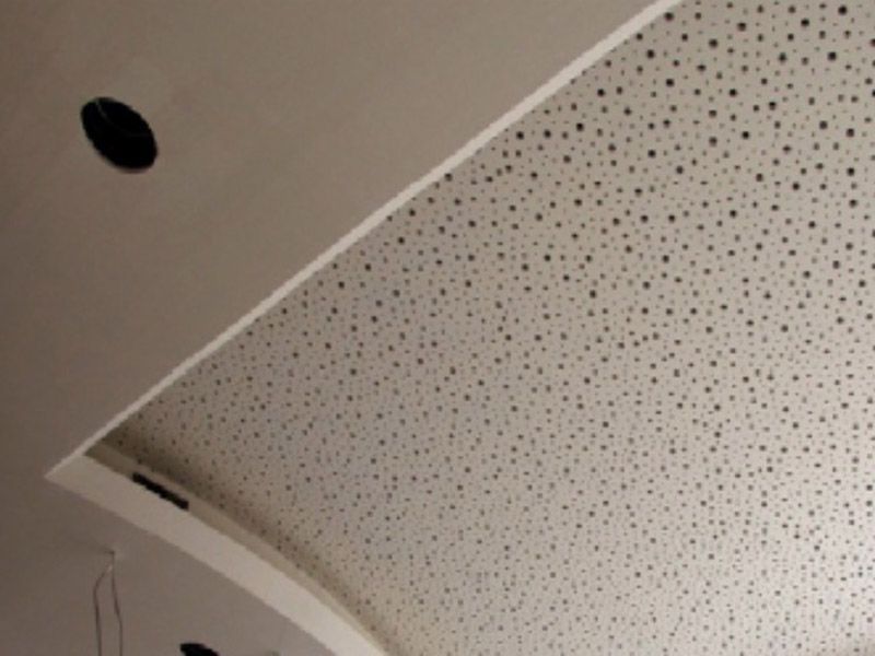 Arbeiten der Khaled GmbH an einer Decke