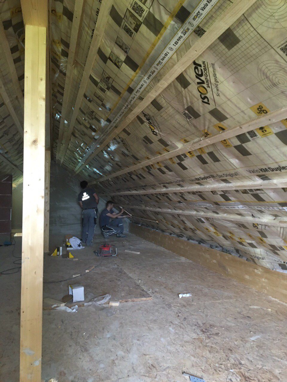 Arbeiten der Khaled GmbH an einer Decke