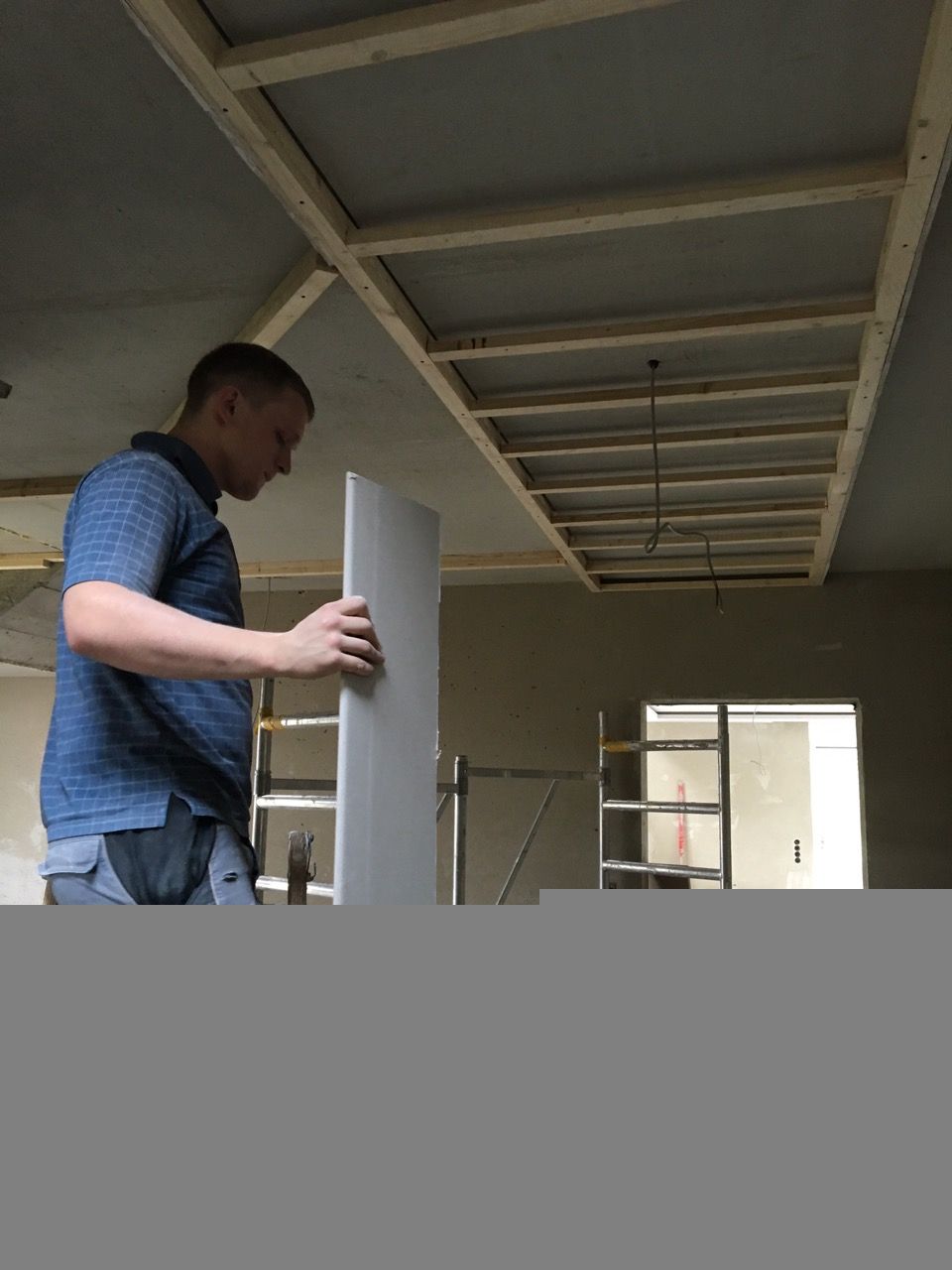 Arbeiten der Khaled GmbH an einer Decke