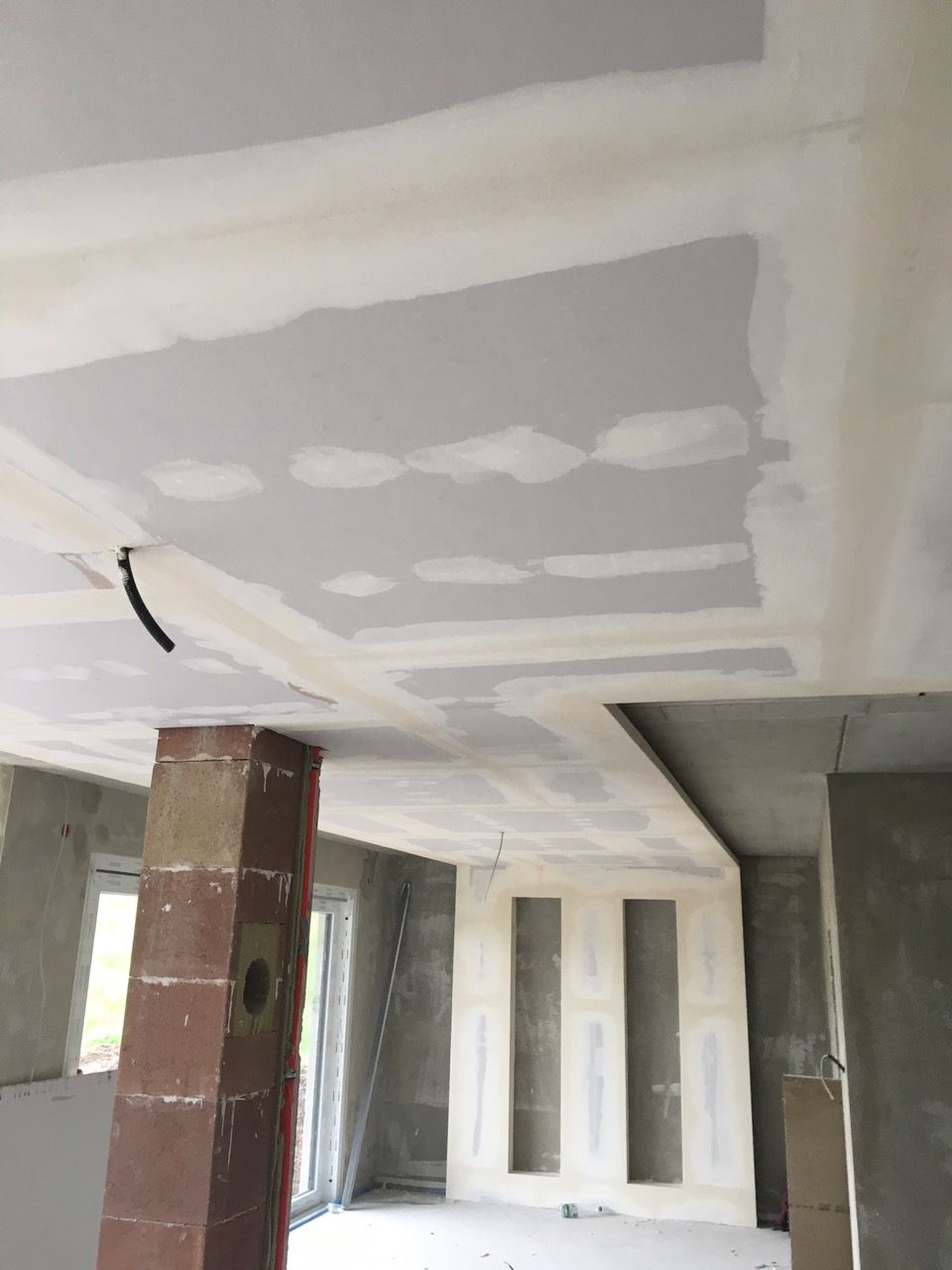 Arbeiten der Khaled GmbH an einer Decke