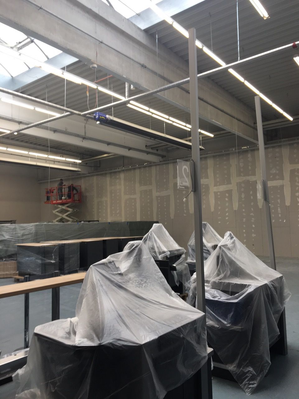 Arbeiten der Khaled GmbH an einer Wand