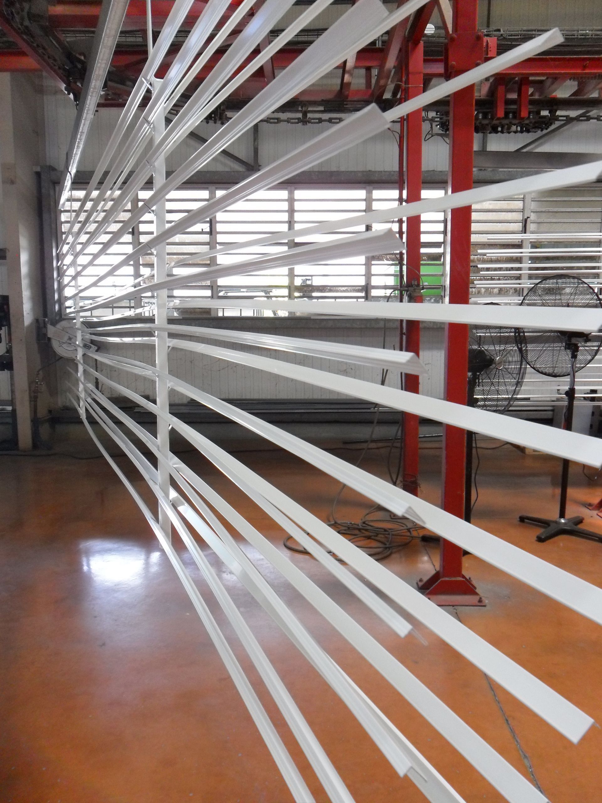 Des profilés en aluminium thermolaqué.