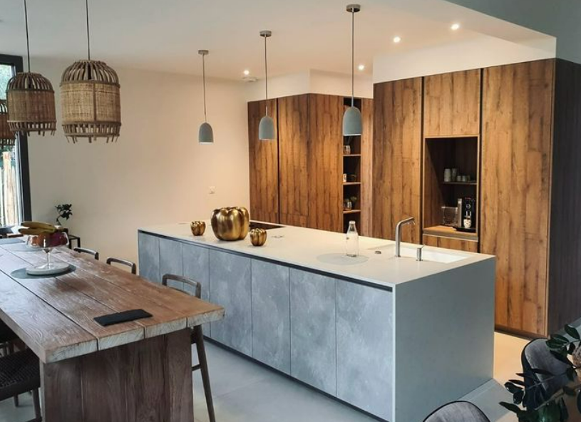 Cuisine et table en bois