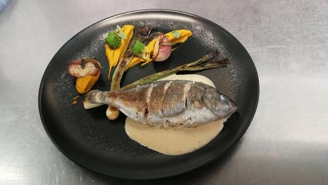 Poisson entier et cuisiné