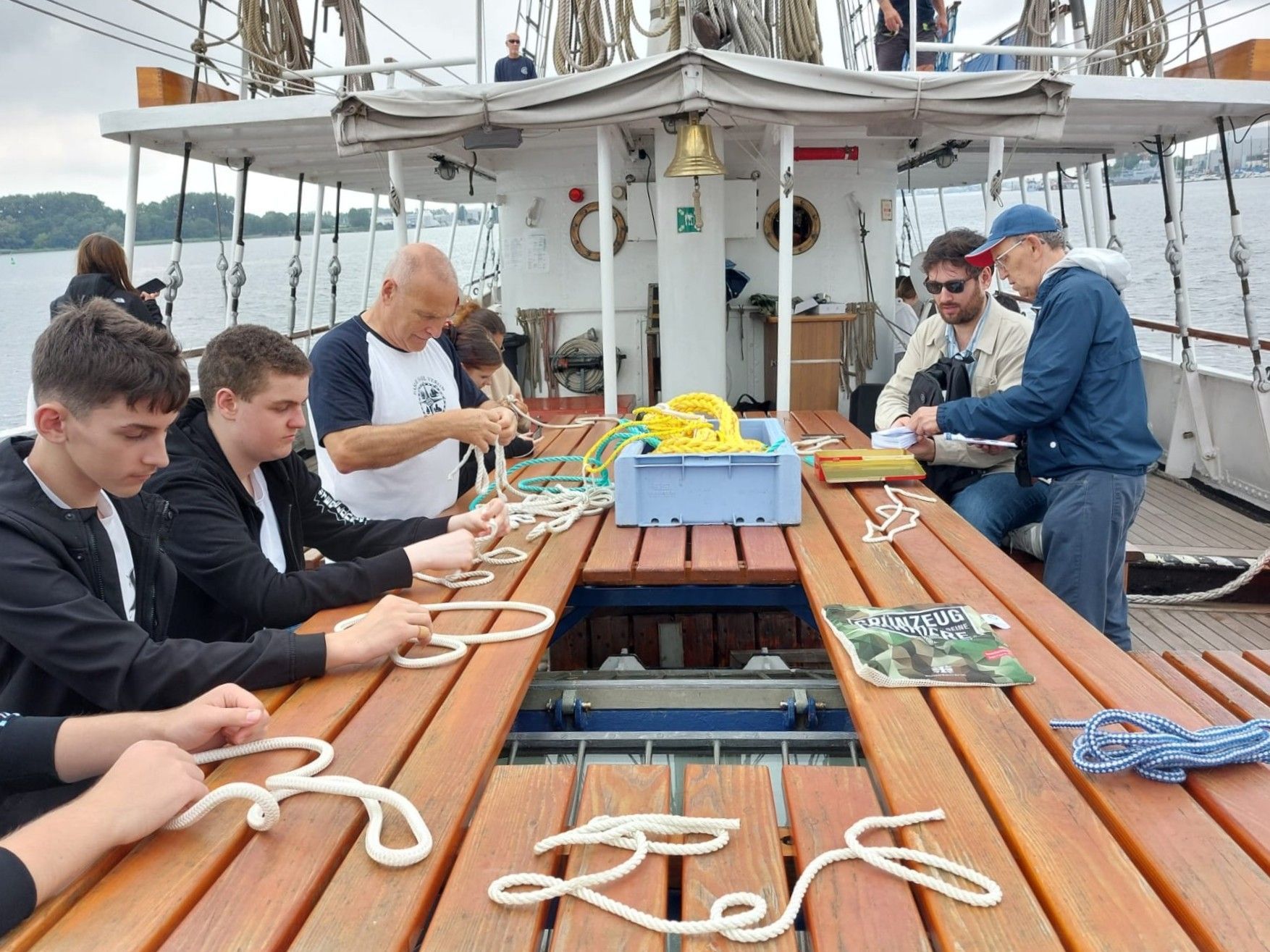 Knotenkunde auf einem Segelschiff