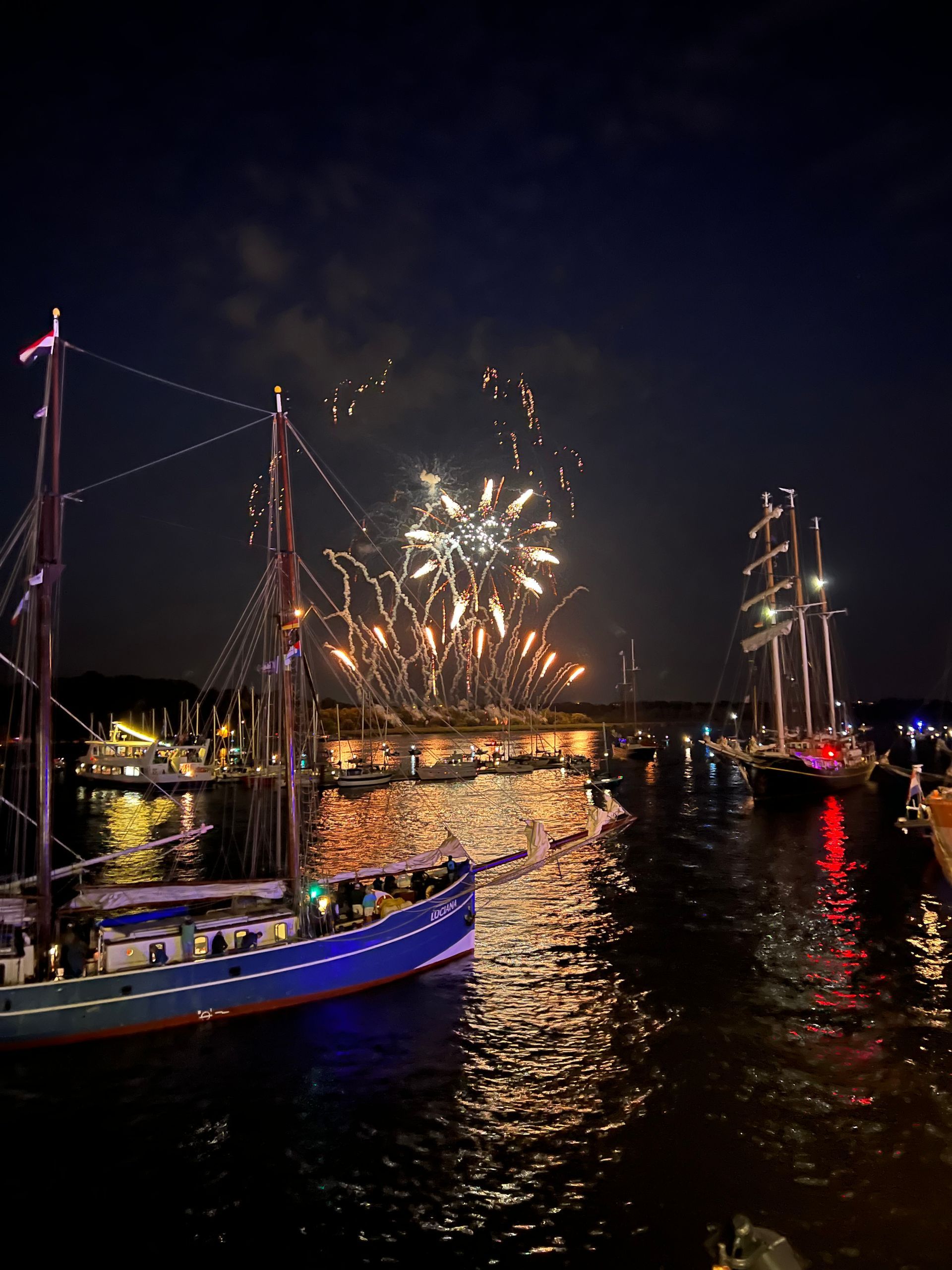 Feuerwerk auf der Hanse Sail 2025