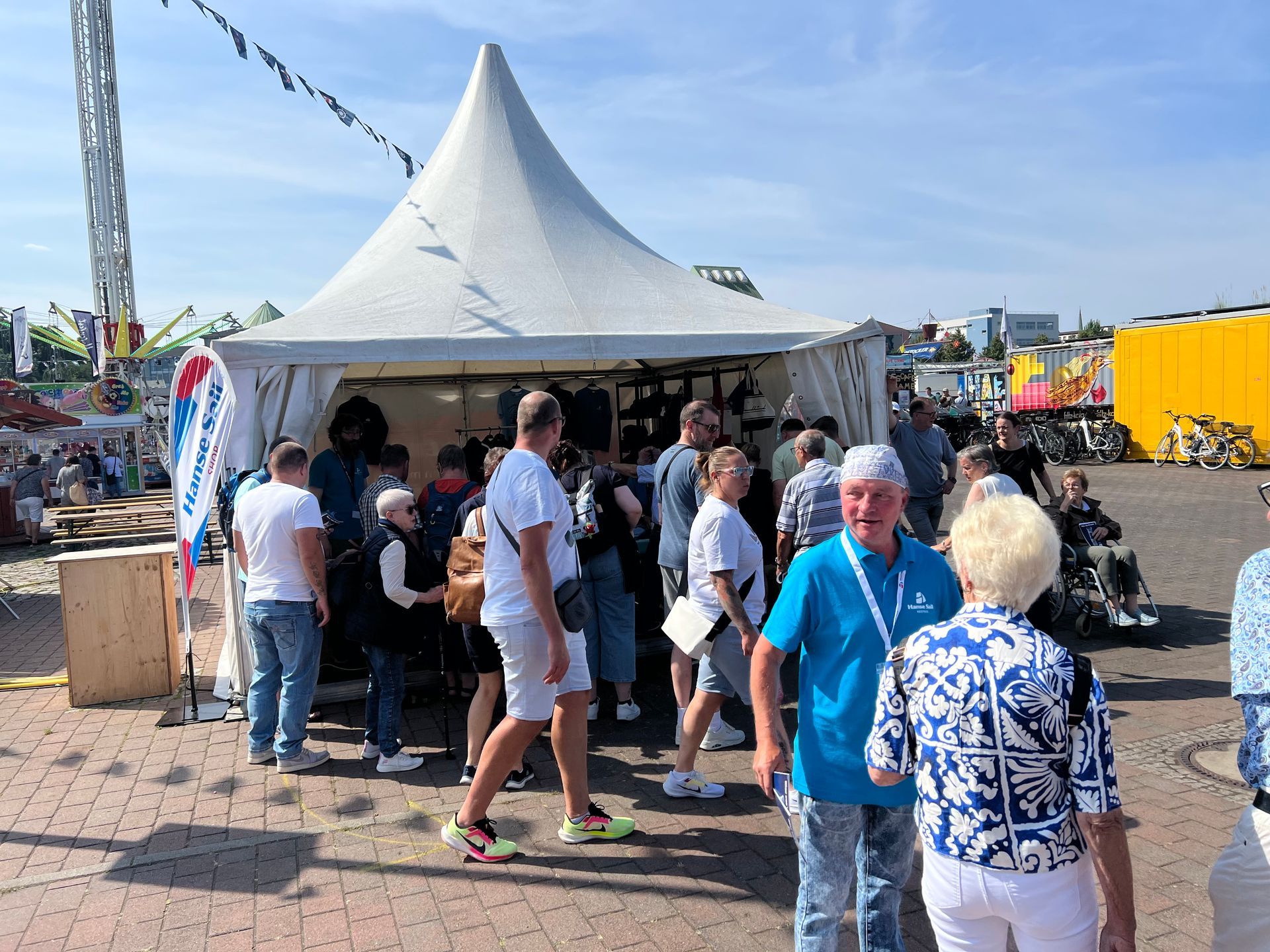 Ein Shop auf der Hanse Sail 2025