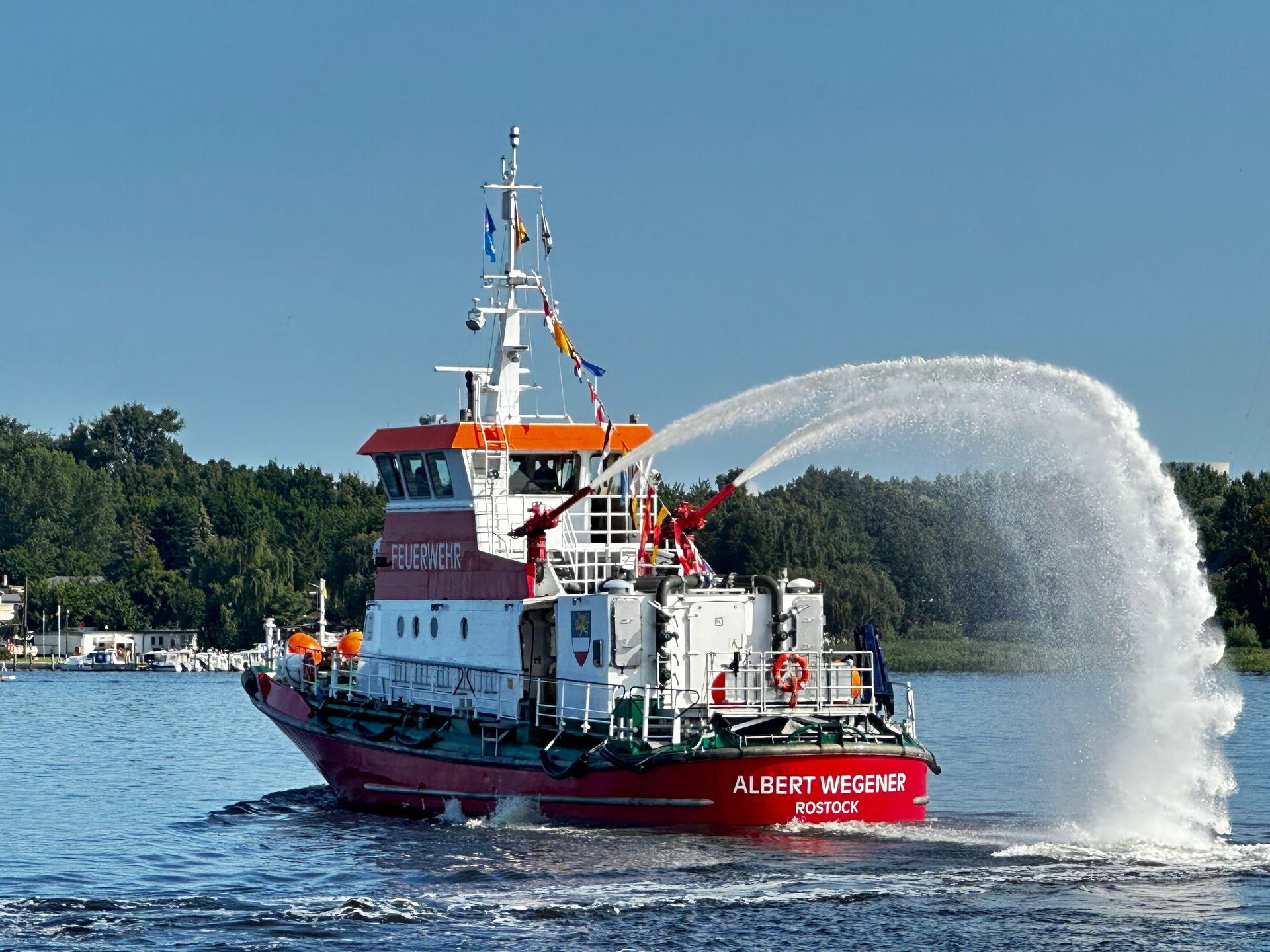 Feuerlöschboot Albert Wegener auf der Hanse Sail