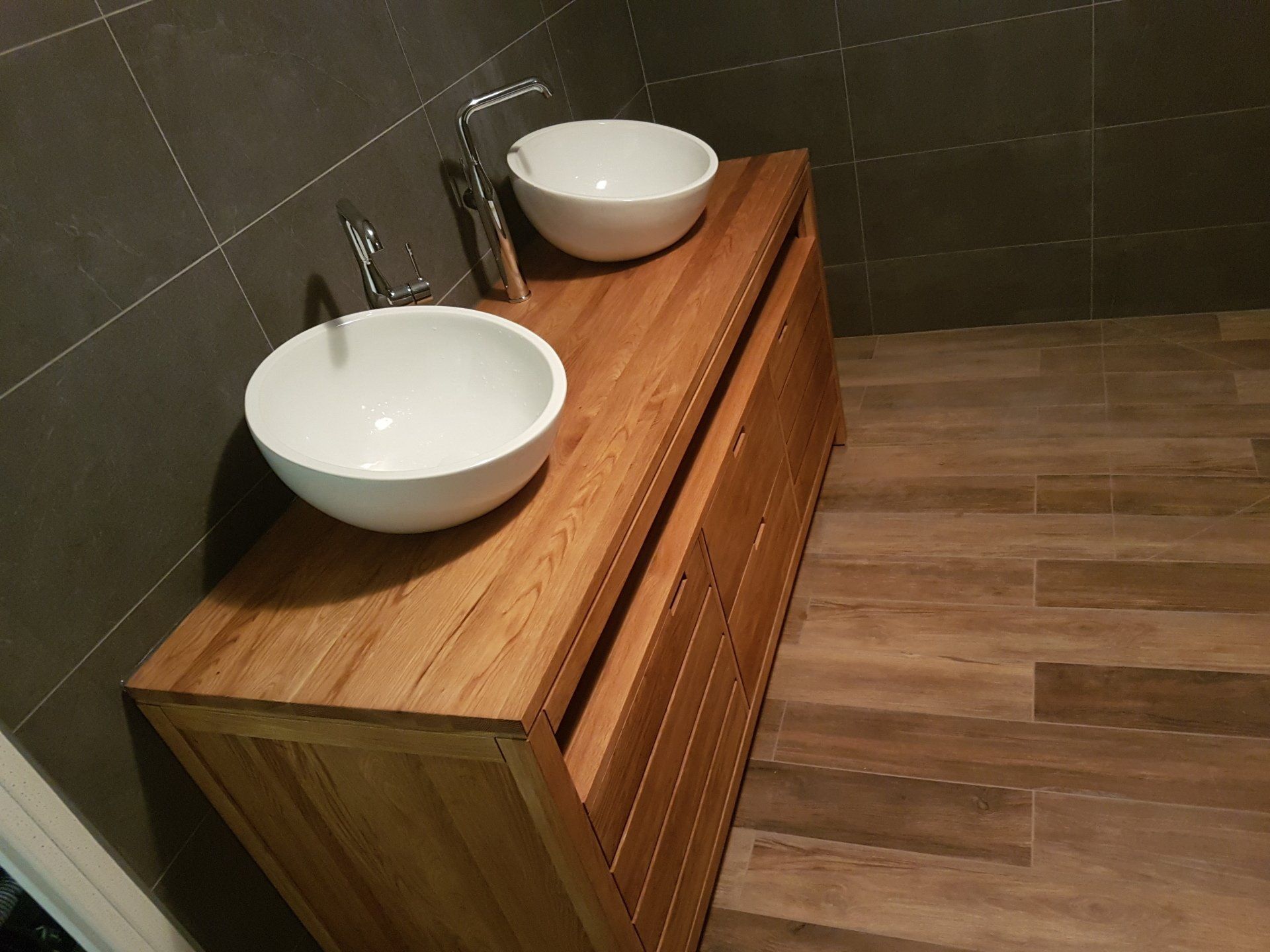 Pose de robinetterie et mobilier