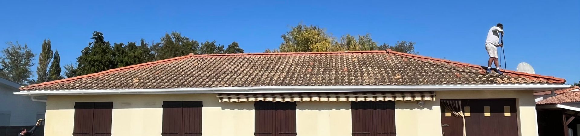 Toiture de maison avant nettoyage