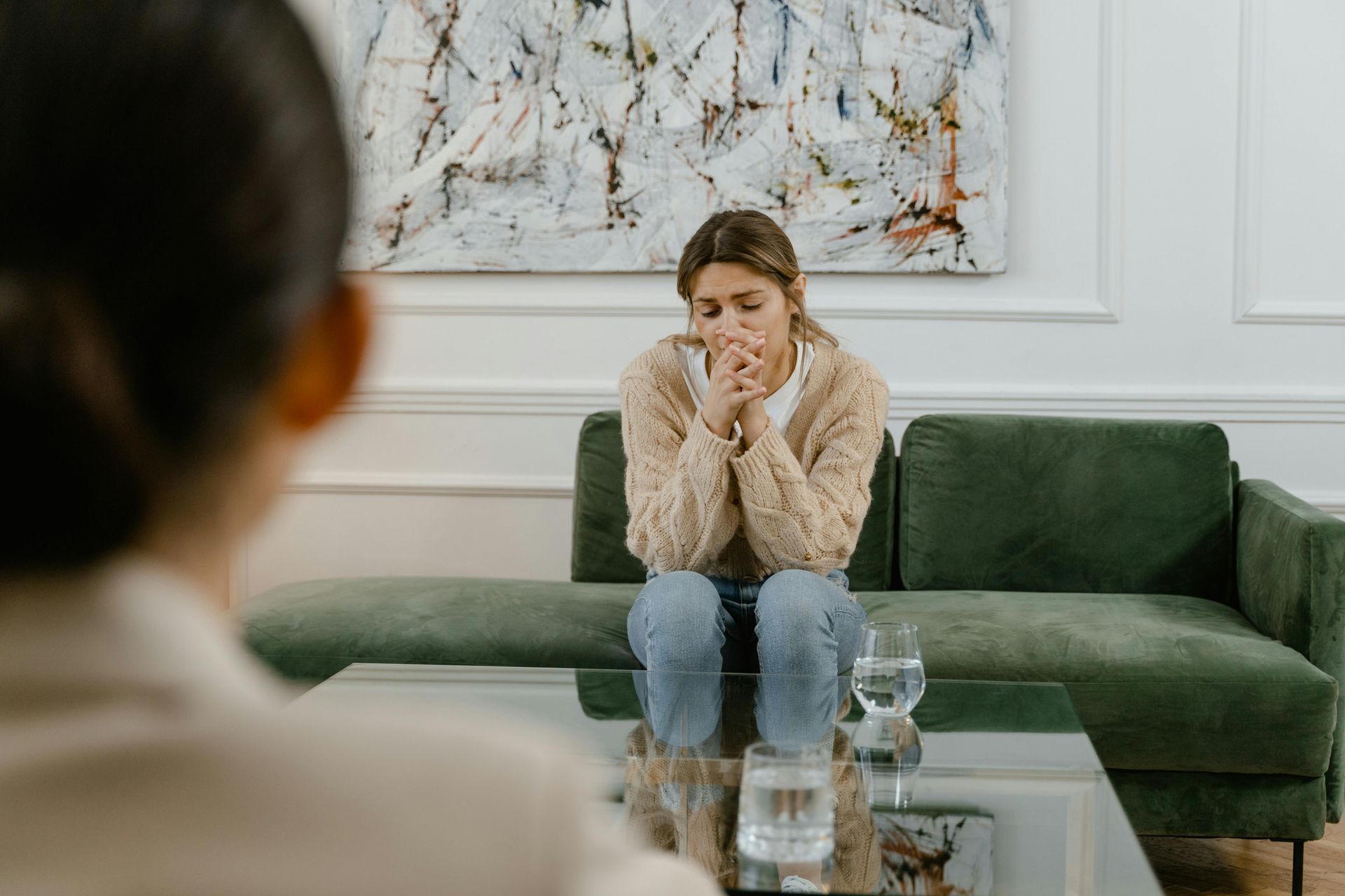 persona respirando profundo, símbolo de regulación emocional y equilibrio
