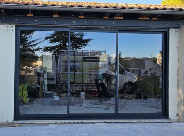 Photo de baie vitrée 3 portes à Montpellier