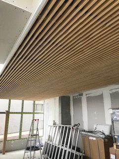 Plafond en baguette de bois