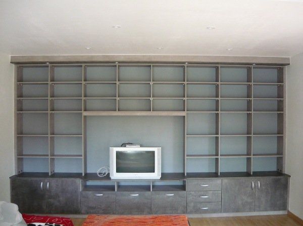 Bibliothèque grise, meuble TV