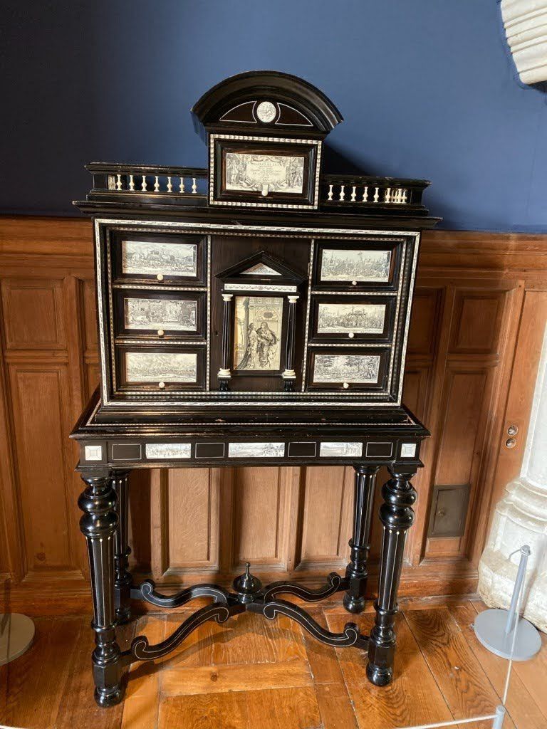 Meuble noir