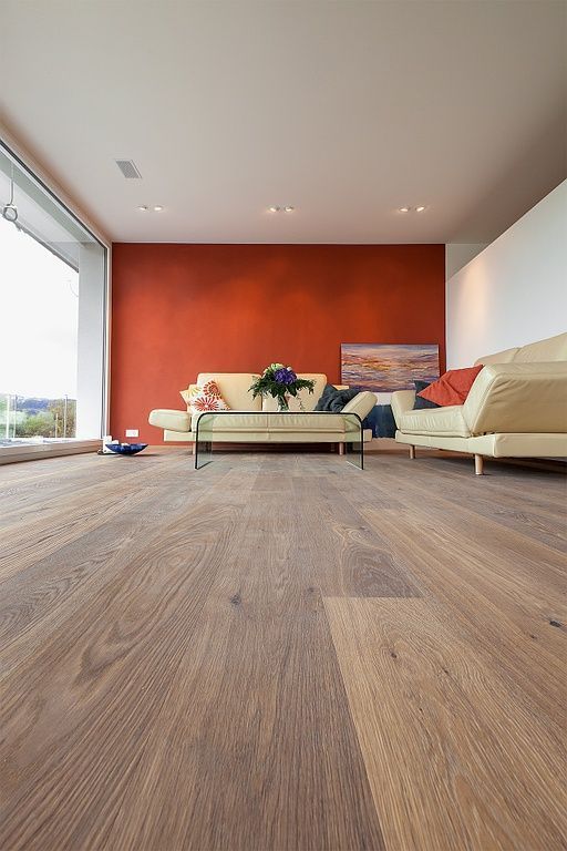 Landhausdiele Eiche Weiss handgehobelt