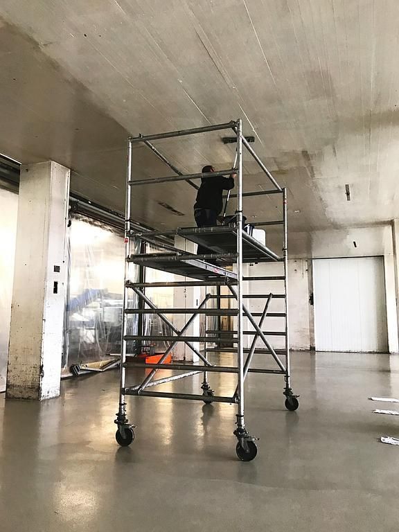 Deckenreinigung vorher - ALPHA-Reinigungen Worb