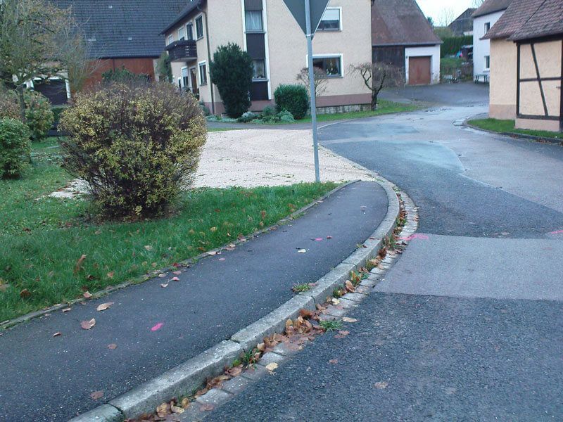 Foto der Kreisstraßen-Ortsdurchfahrt nach dem Ausbau 1