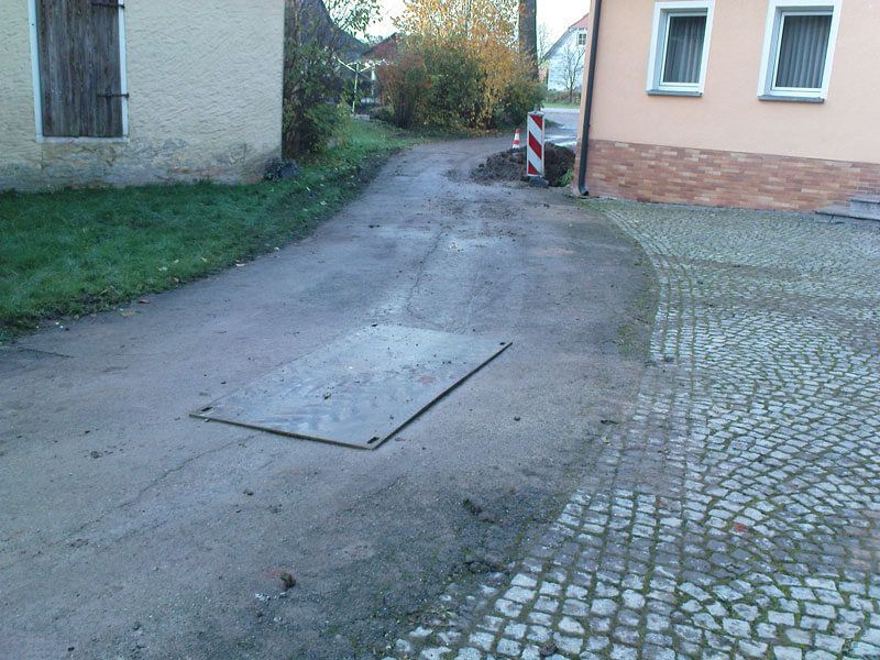 Foto der Nebenstraße der Ortsdurchfahrt vor dem Ausbau