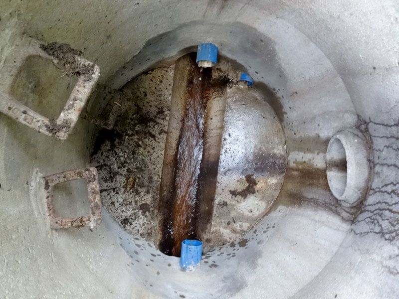 Foto für die Vermessung des Regelschachtes der Kanaldatenbank