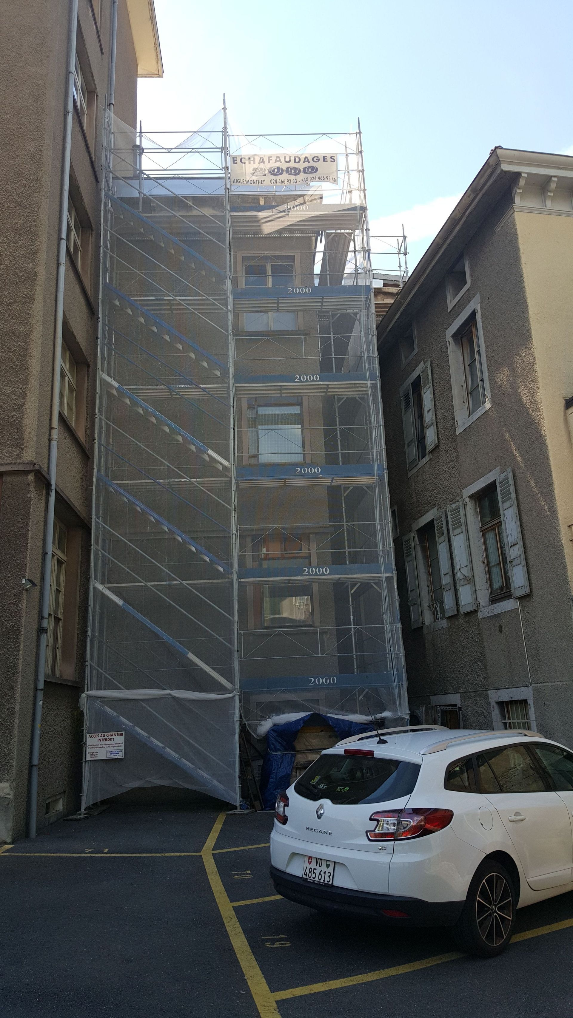 Echafaudages 2000 - Juncaj Frères SA - monte-charge