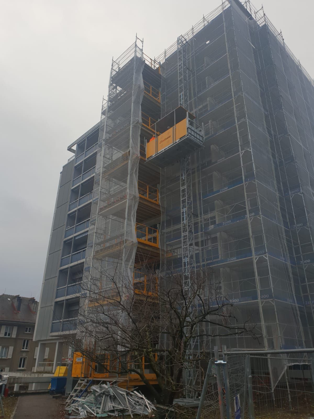 Monte-charge 2200 kg - Echafaudages 2000