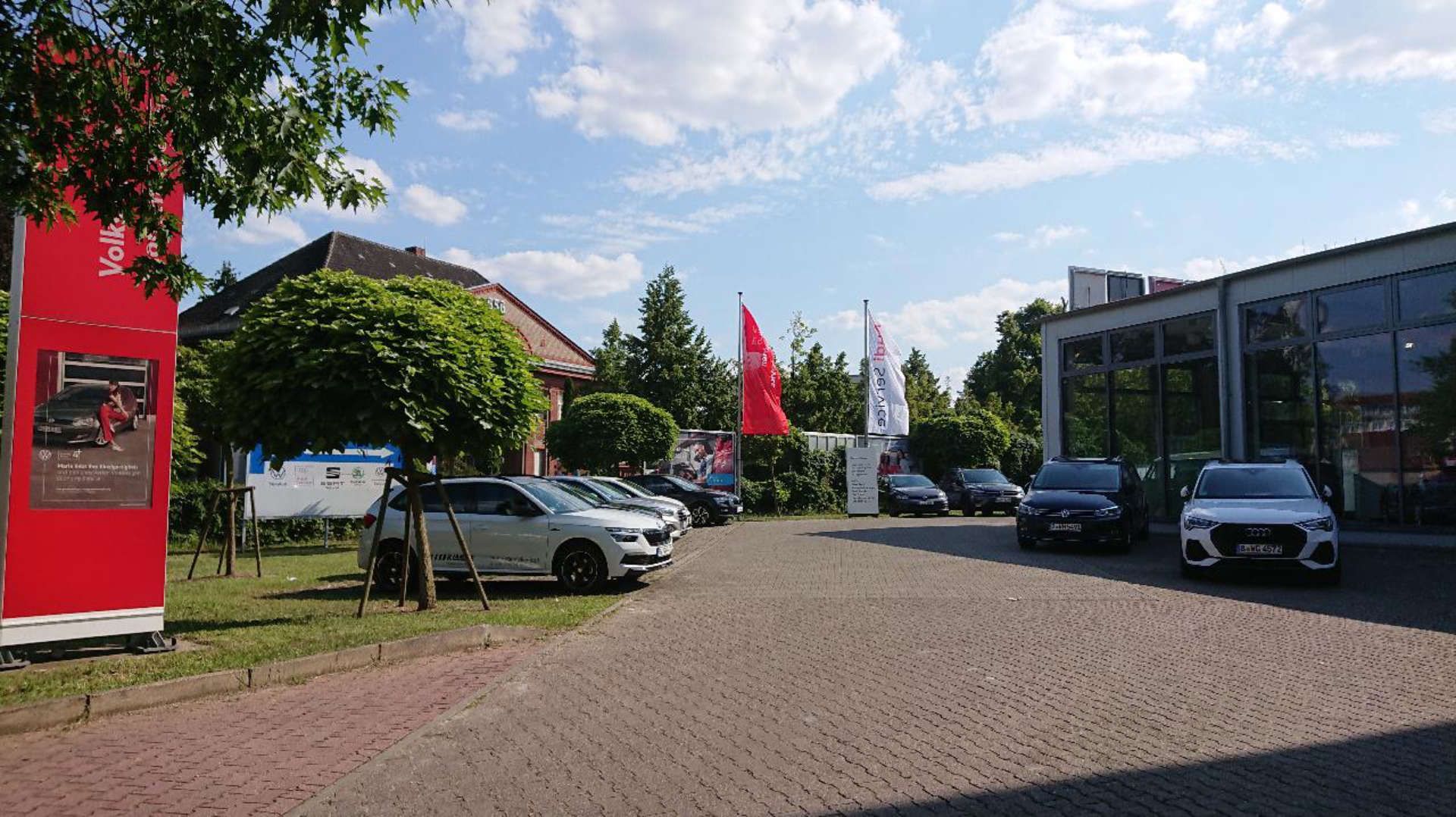 Firmengelände Autohaus Laatzig