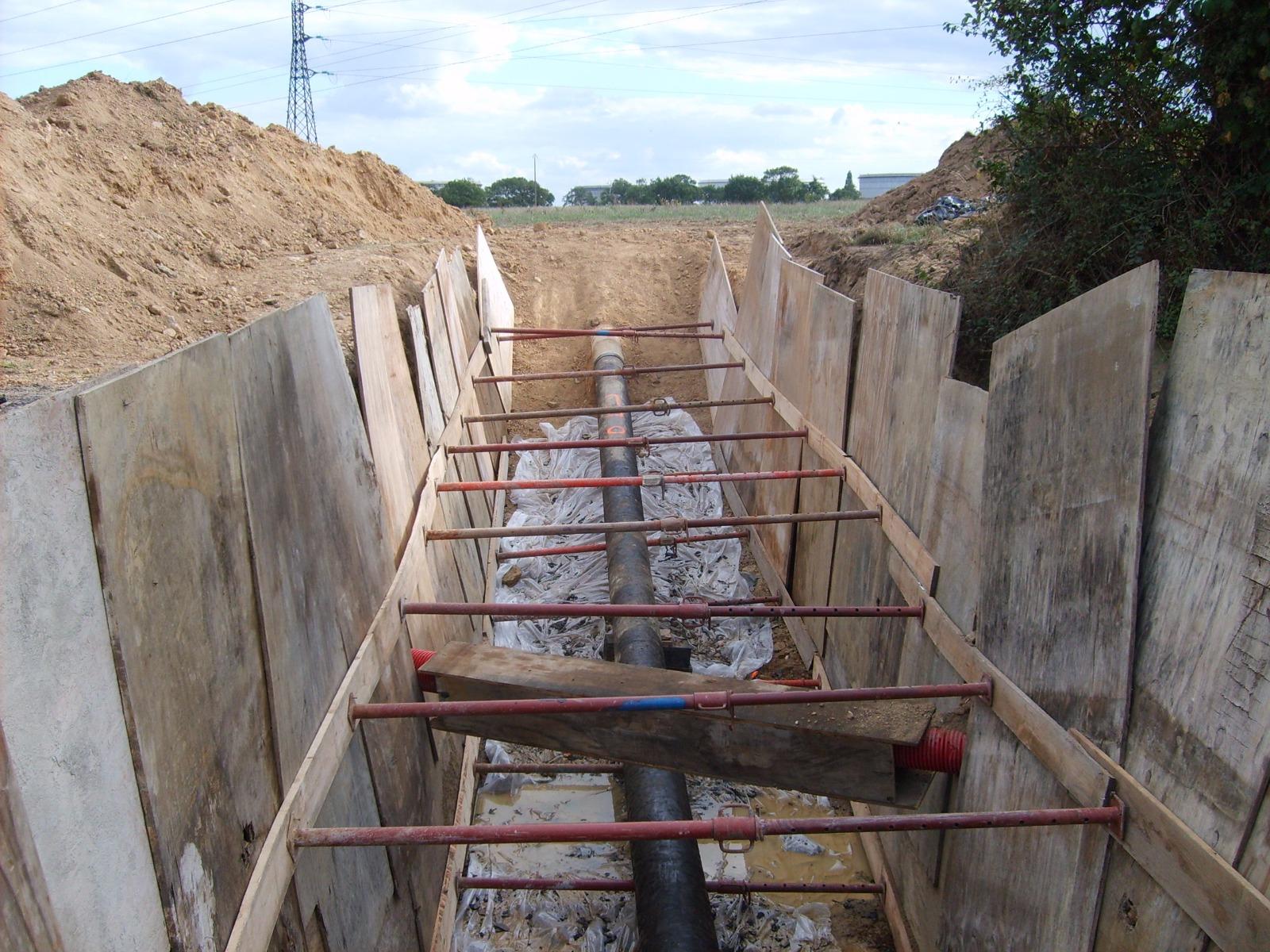 Terrassement pipe Saint Nazaire