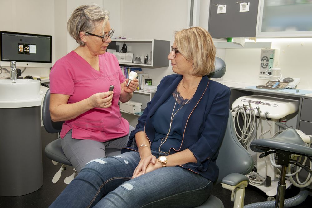 Shooting photos au cabinet dentaire de Chambéry : implantologie dentaire - Nathalie Coevoet