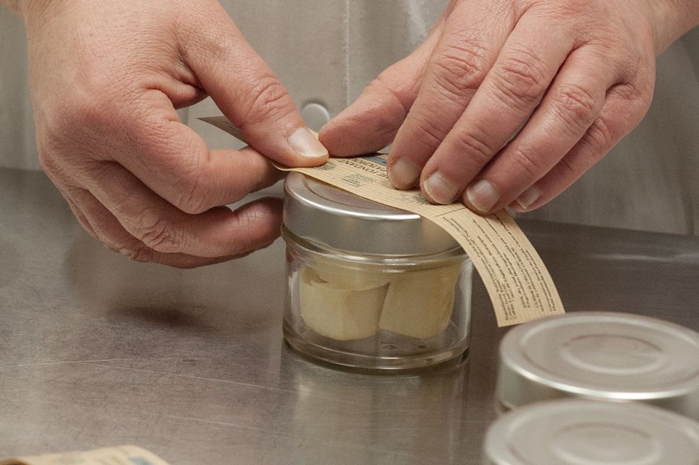 Photographie d'un baume hydratant et fondant formulé avec du beurre de Karité